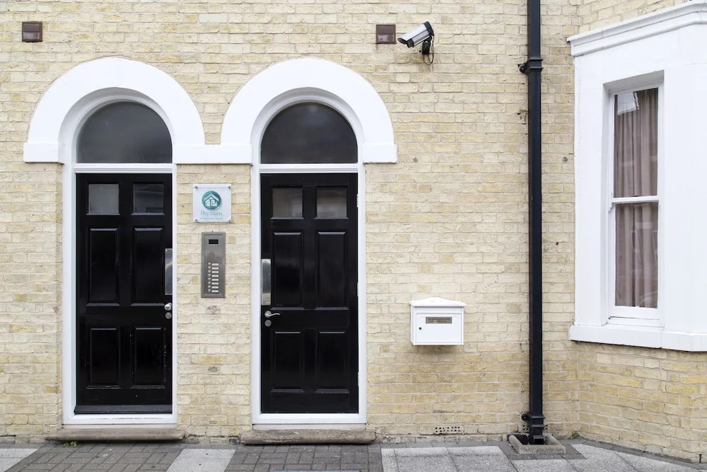 Norwich Street Apartments (Peymans)