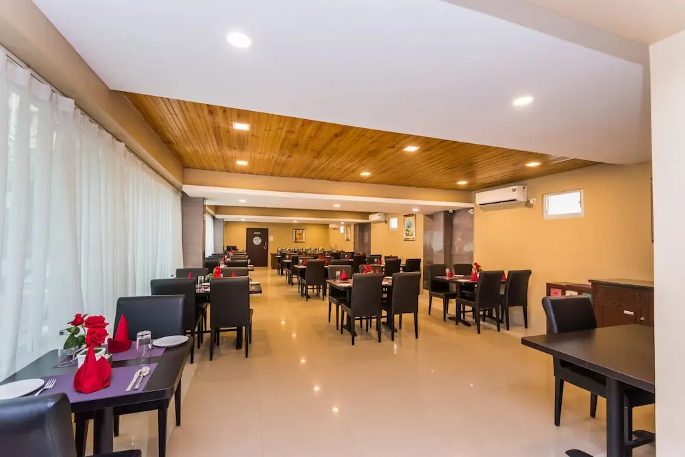 OYO 9202 Hotel Central Courtyard