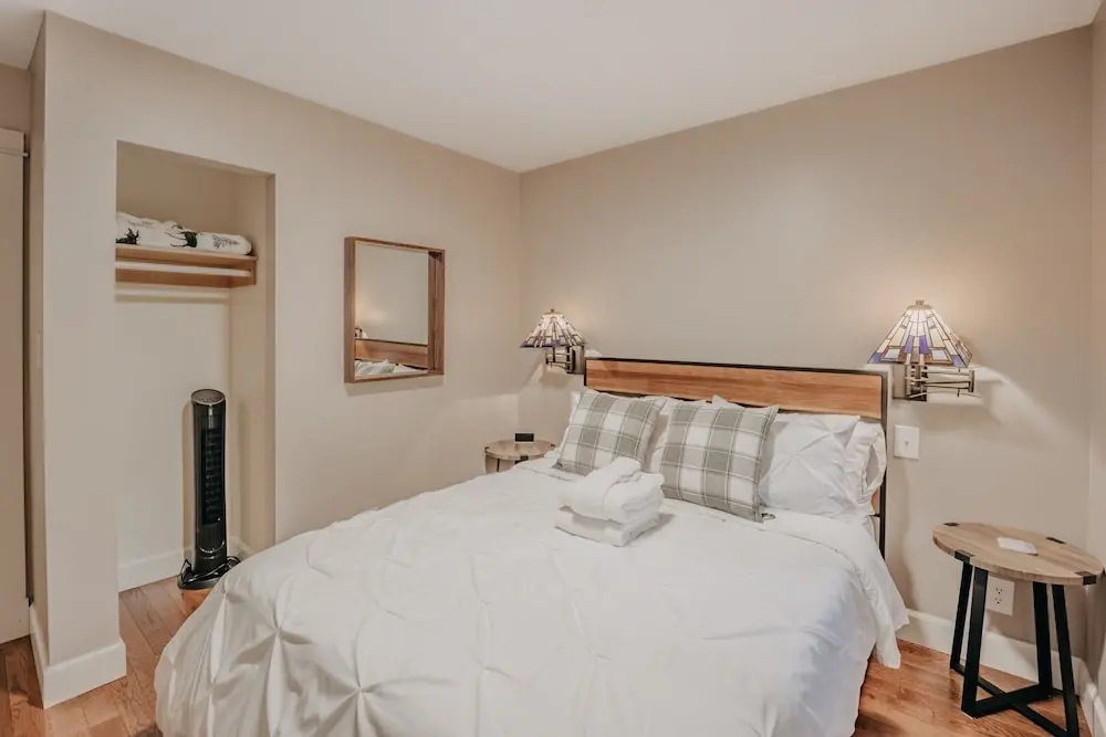 69sl - Upscale - Hot Tub - Wi-fi - Bbq - Sleeps 8 4 Bedroom Cabin by Redawning