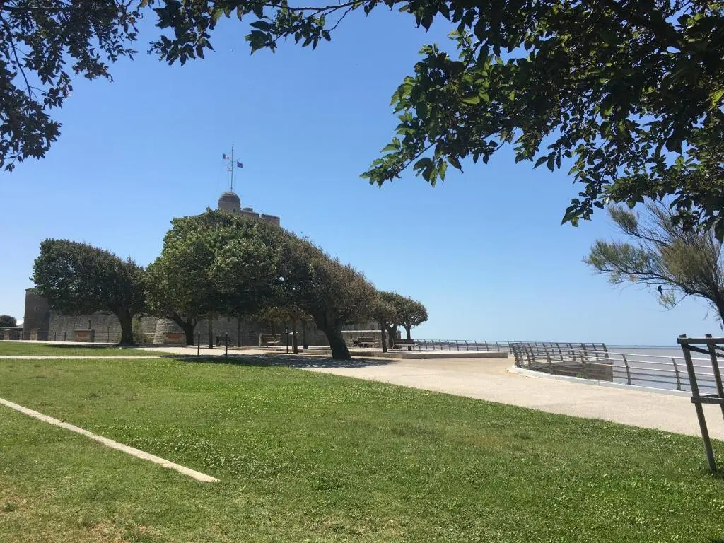 Petit nid à 50m de la plage au coeur de Fouras