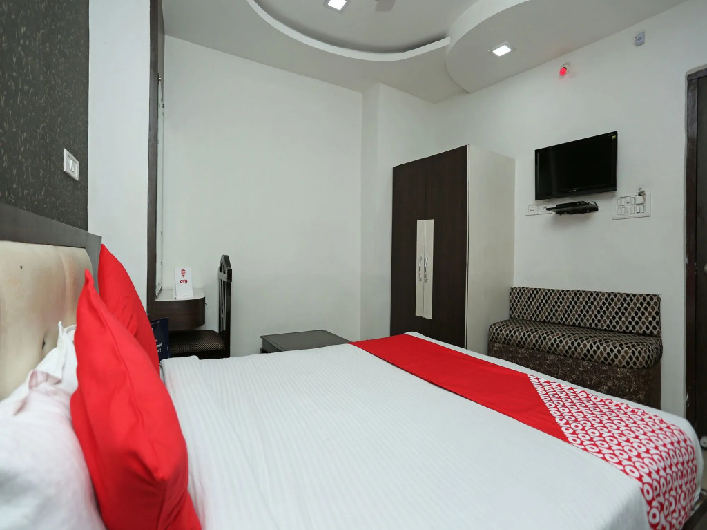 OYO 11943 Hotel Yugantar Palace