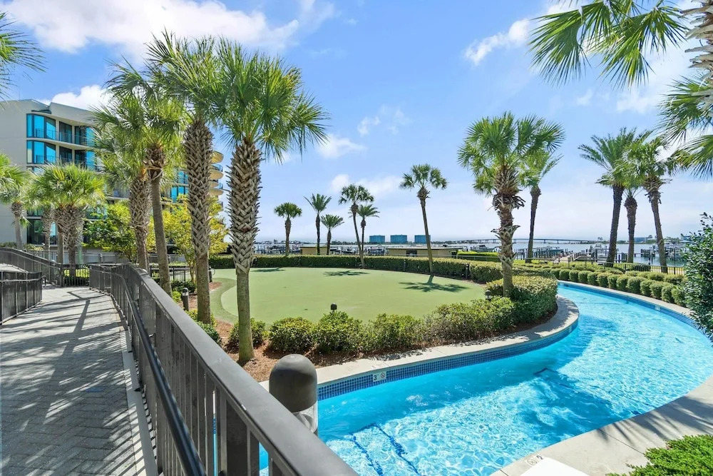 Phoenix on the Bay 1228