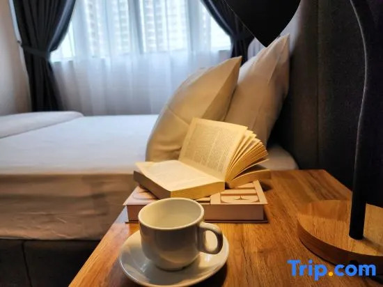Nilai KLIA Youth City Suite Fully Air-Con Homestay