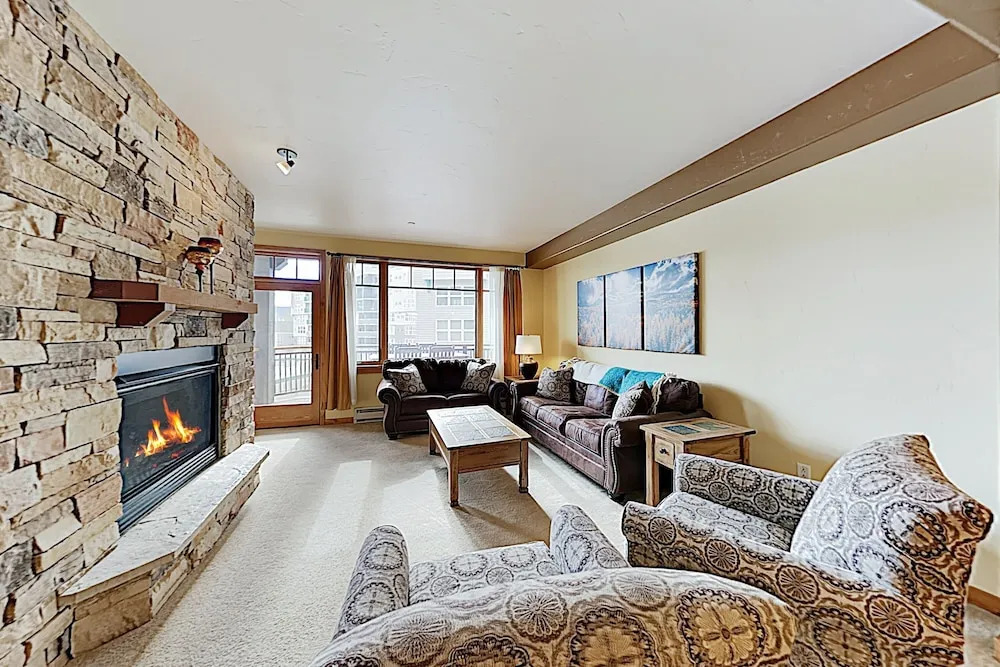 New Listing! Lake-side Gem W/ Mountain Views 2 Bedroom Townhouse
