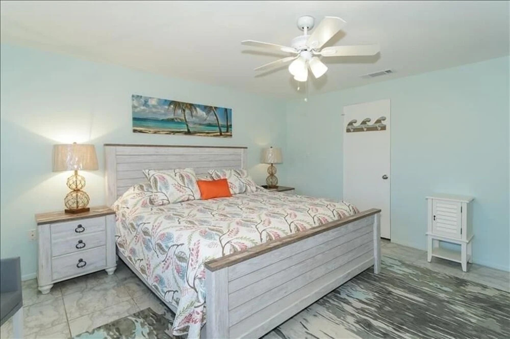 Beach N Lake - 3 Br Home