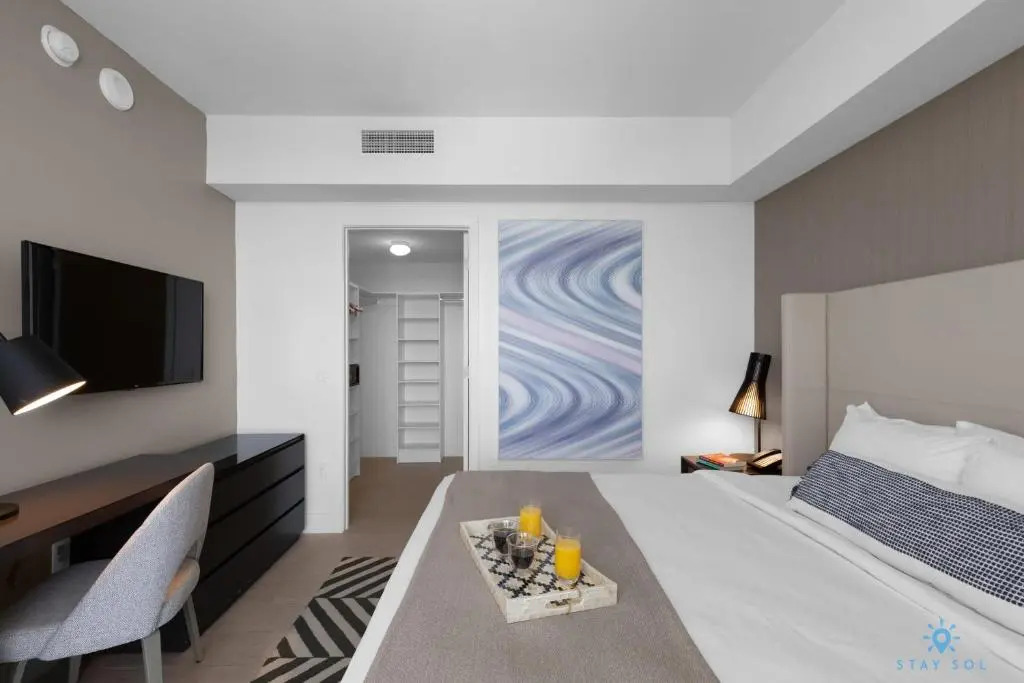 5 * AMENITIES Luxury 3 BR - FRONT Intercostal VIEW