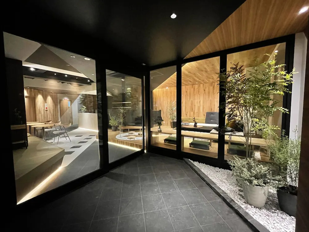 R Hotel Namba