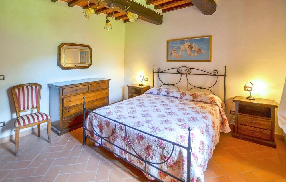 Gorgeous Home In Arezzo
