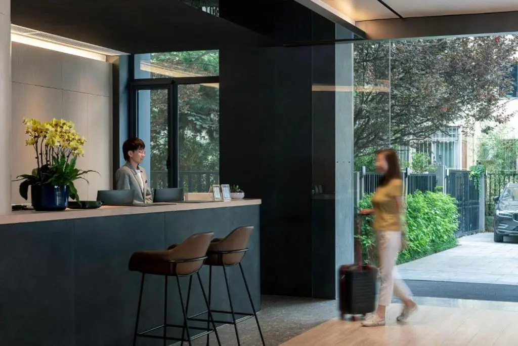 base-Sanlitun Serviced Apartment