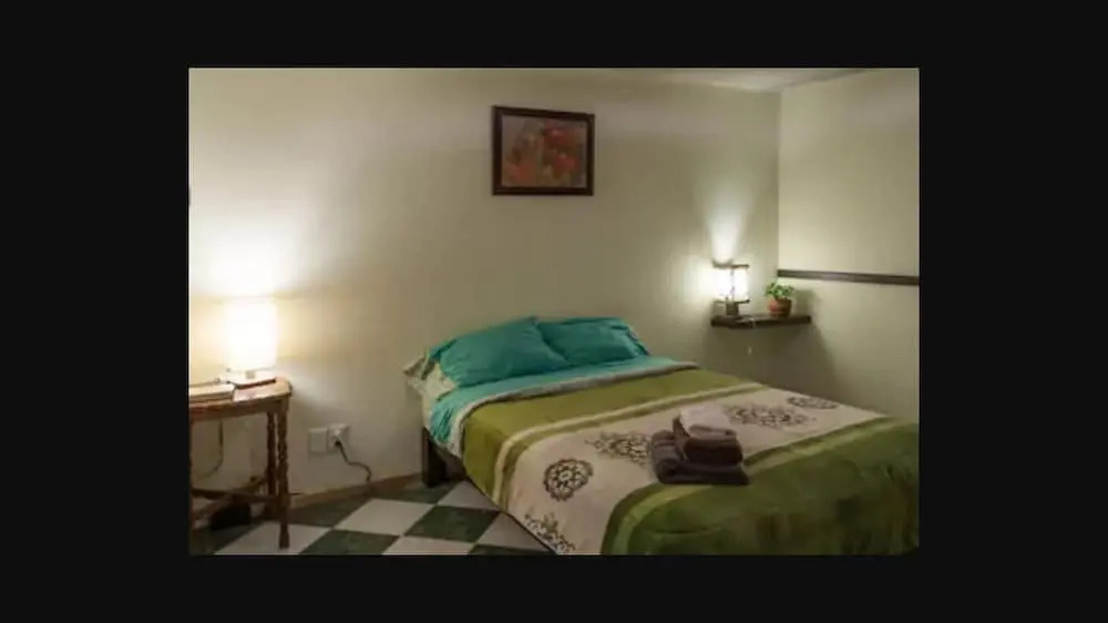 Nice big and Cozy Room in Front of Park Near Cafes and Malls