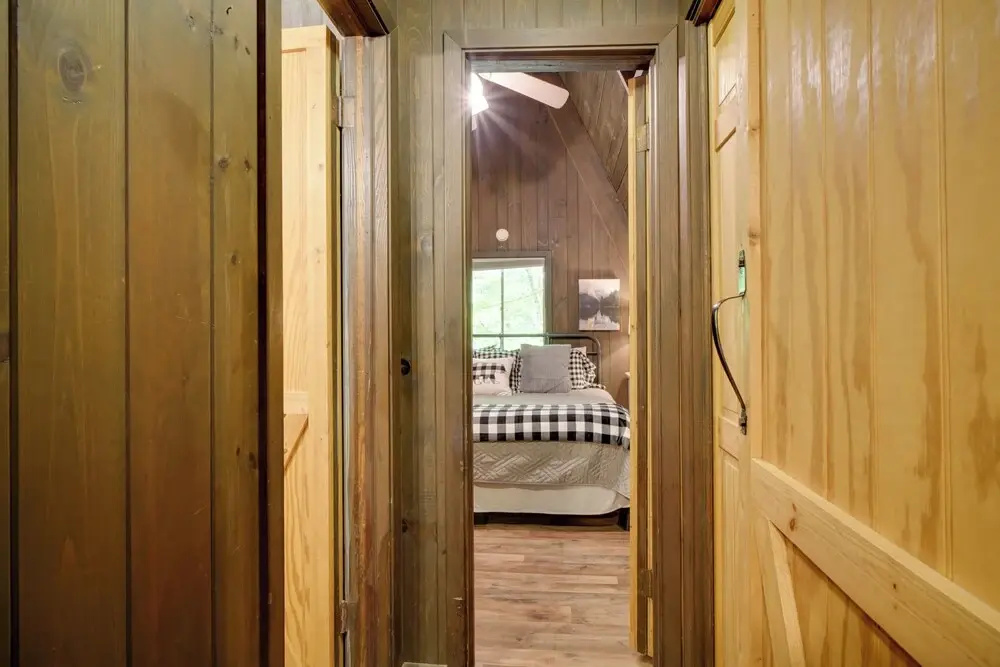 Snuggle Inn in the Heart of Chalet Village