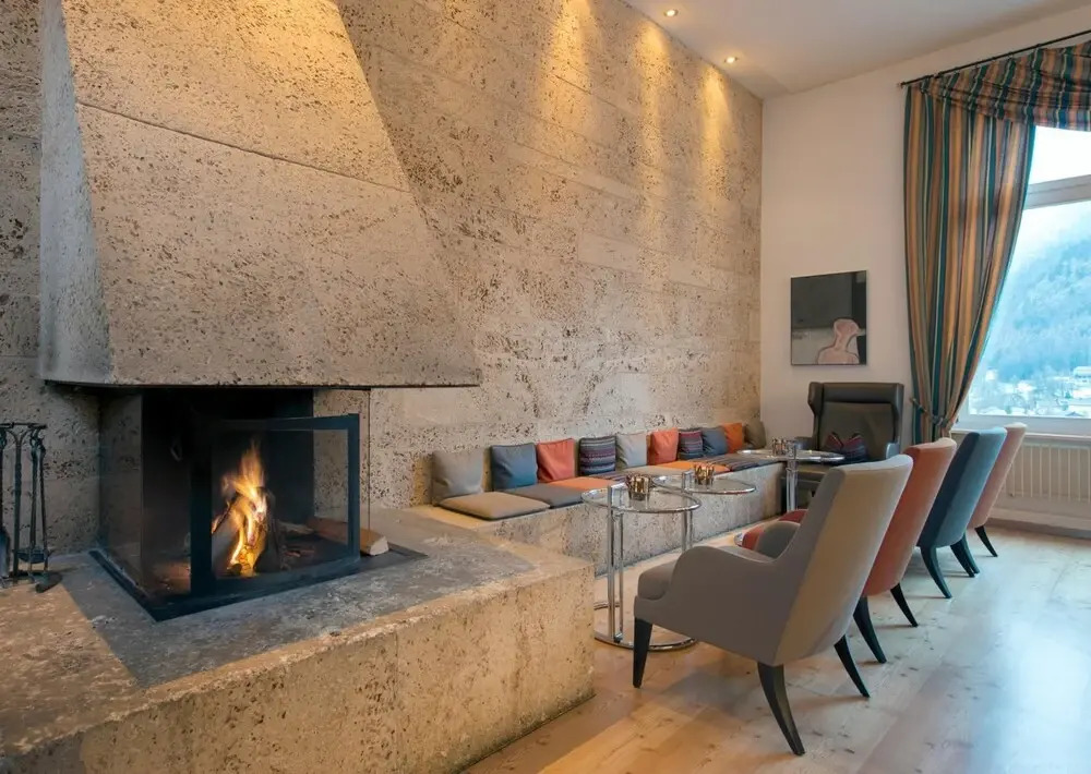 Hotel S