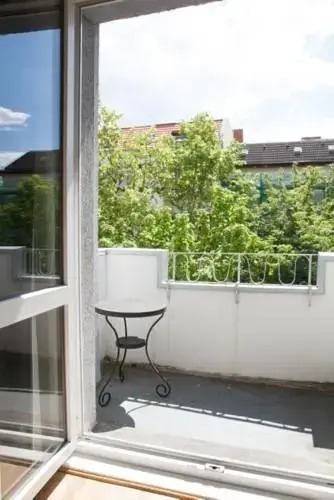 Apollo Apartments