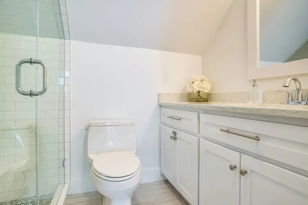 Airy Nantucket Escape in Historic Downtown!