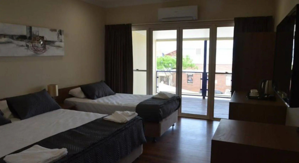 The Australian Hotel Motel