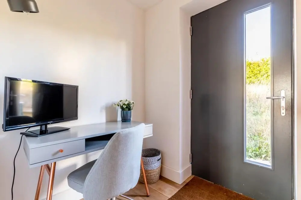 Modern 5 Bedroom Home With Garden Panoramic Views