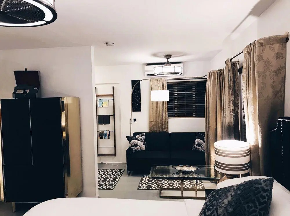 Posh Palm Springs Inn