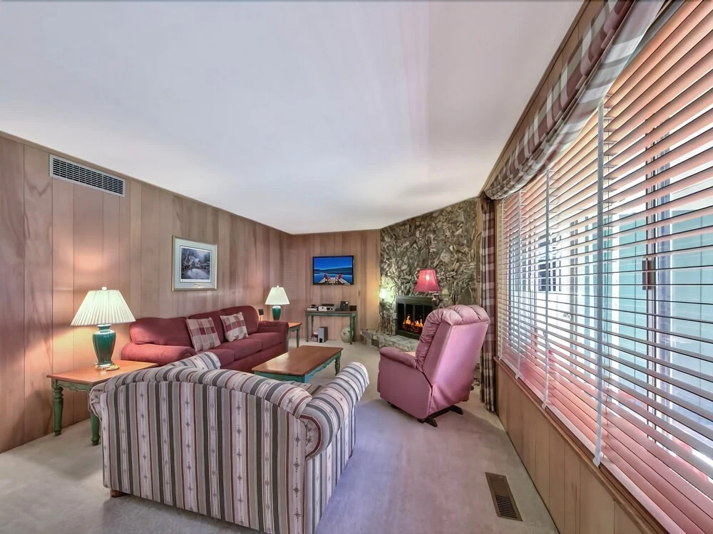 The Stanford 865S - 3 Br home by RedAwning