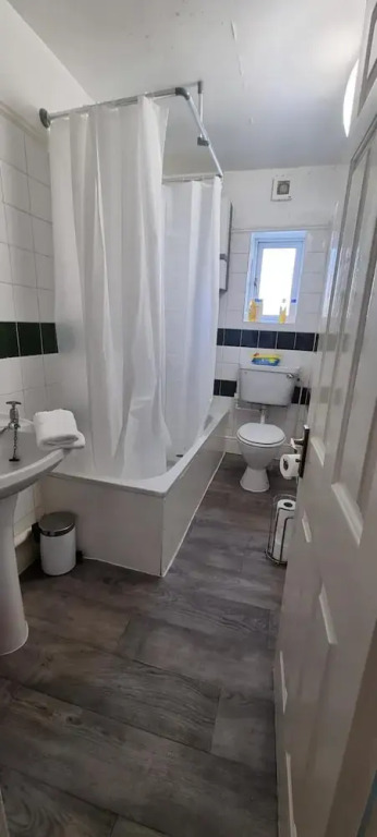 Comfort Rooms