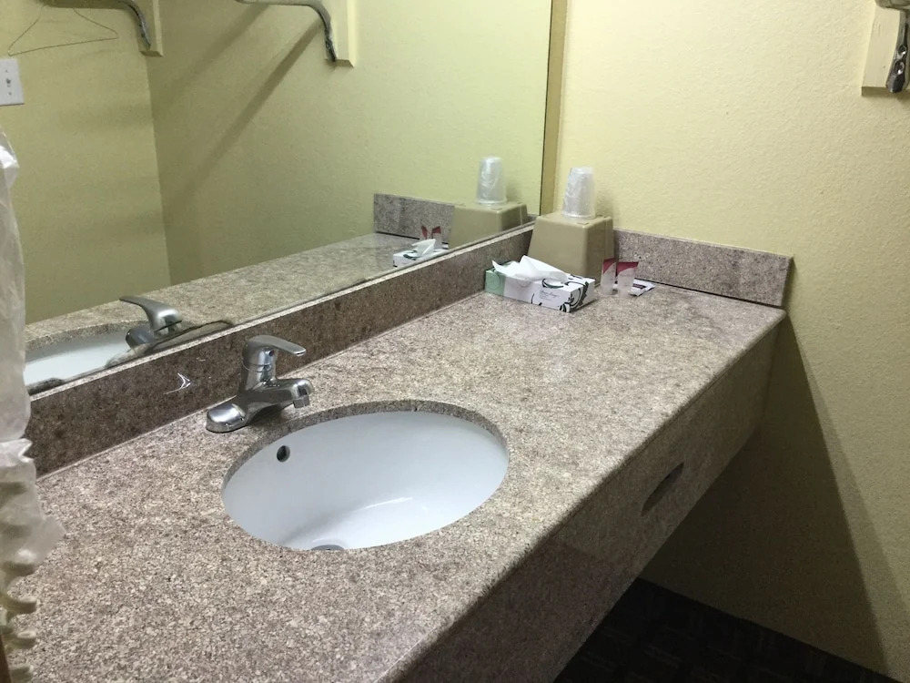 Luxury Inn and Suites Seaworld
