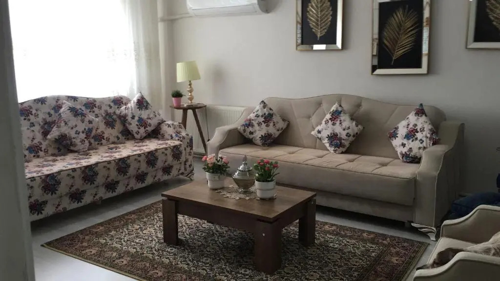 100m2 apartment, central location, free parking