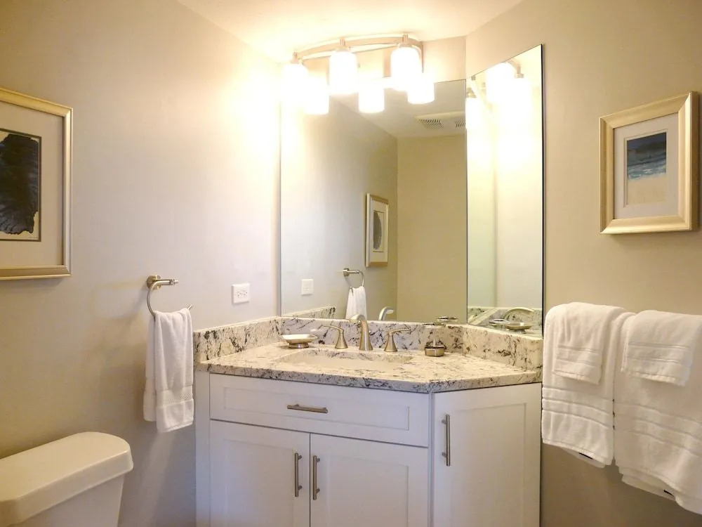Beachfront Condo With Huge Views/pools/tennis/grills