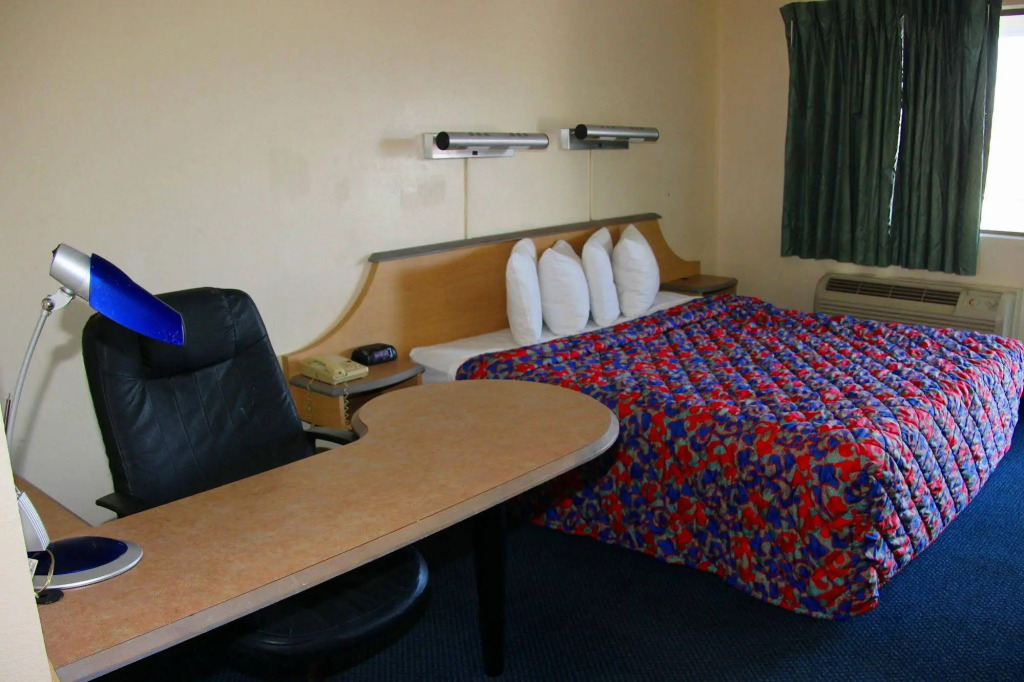 Q Lodging