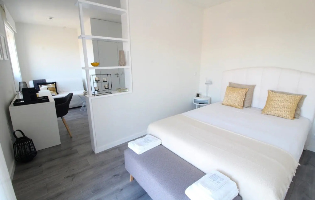 JR Studios & Suites I Rius I