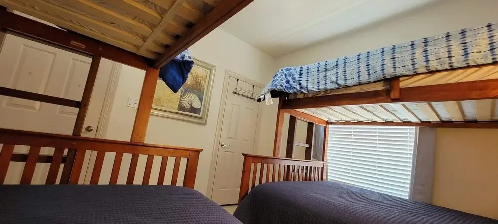 EZ Walk to Beach Poolside 1st Floor Updated 2 Bedroom Home by Redawning