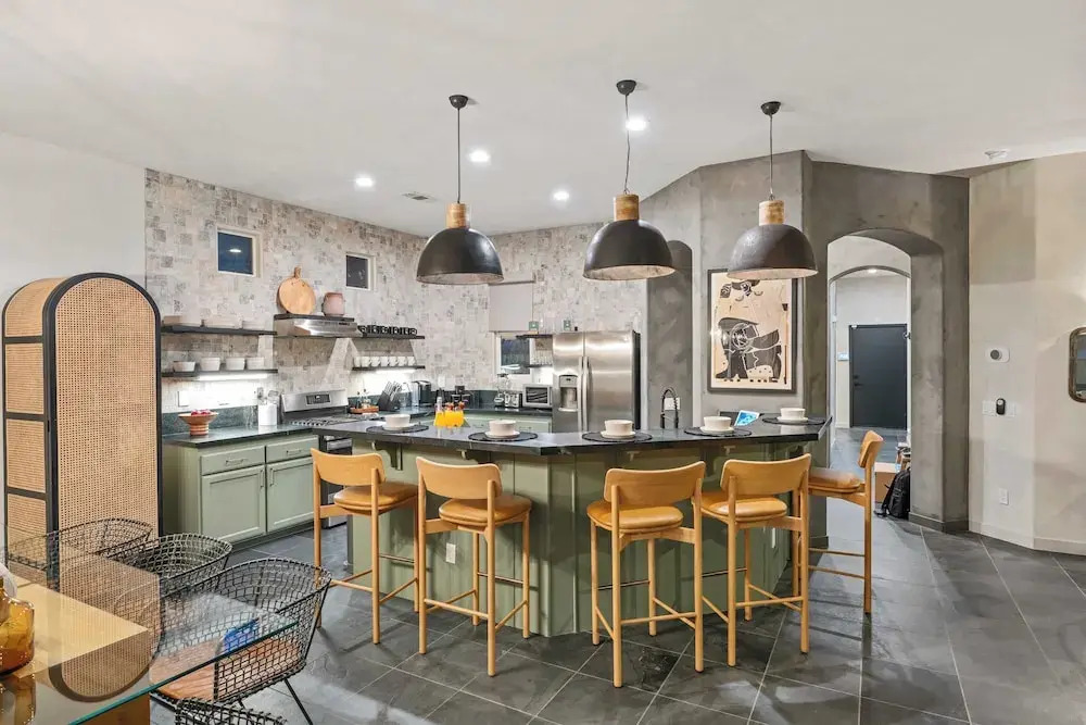 Designer Desert Oasis w/ Pool, Hot Tub, Outdoor Lounge The Riley by Avantstay