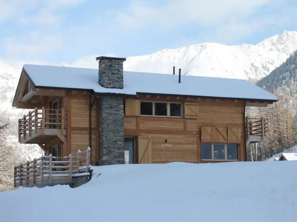 Top chalet with unobstructed views in the middle of the ski resort of La Tzoumaz