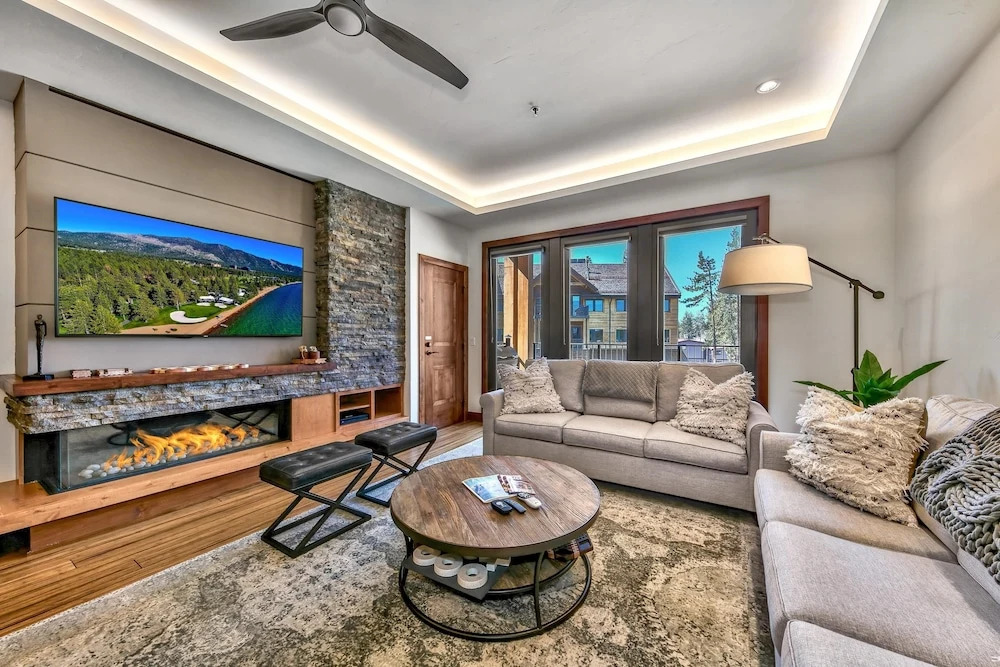 Luxury 3Br Residence Steps From Heavenly Village and Gondola Book 7 Nights for 10% Off by Redawning