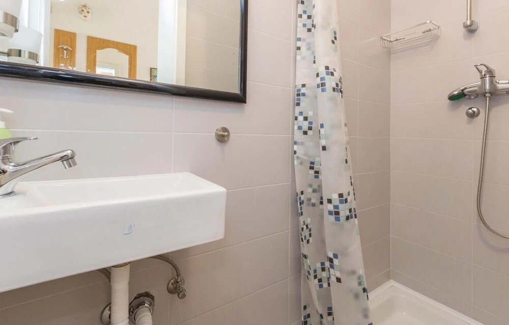 Awesome Apartment in Porec With 4 Bedrooms and Wifi