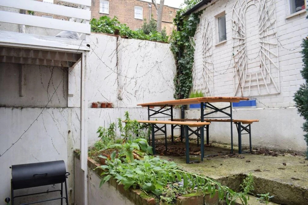 2 Bedroom Islington Apartment With Terrace Sleeps 4