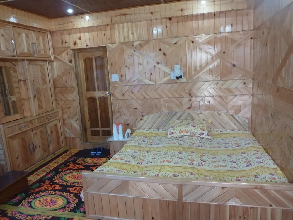 Shruti Guest House