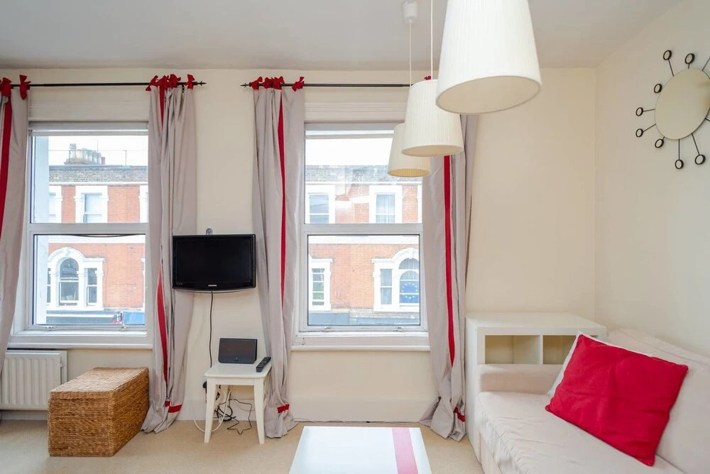 Bright 1BR Home in Fulham, 4 Guests