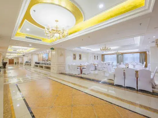 Vienna International Hotel (Yushan Sanqing Square)
