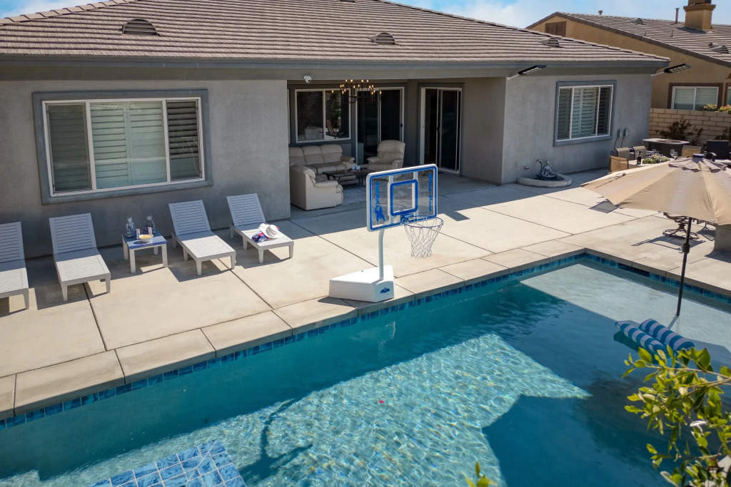 Gated Terra Lago Escape With Private Pool, Hot Tub, Outdoor Kitchen and Lounge