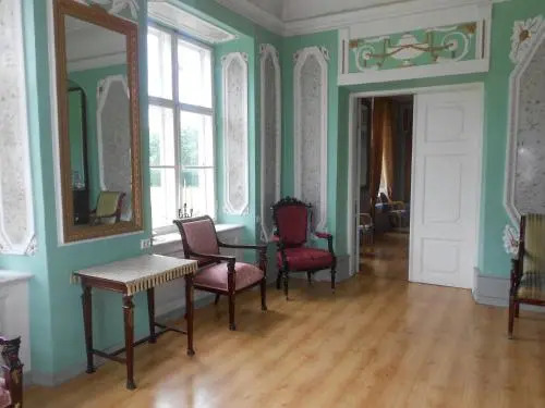 Saue Manor