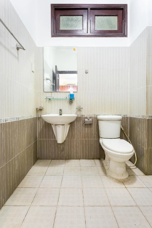 Hoàng Yến Nhi Hotel - 36 Đ. Số 51, Gò Vấp - by Bay Luxury