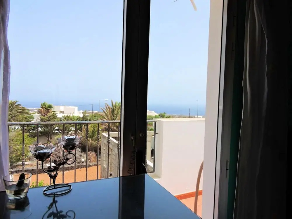 Villa With 6 Bedrooms in Tías, With Wonderful sea View, Private Pool, Enclosed Garden - 4 km From the Beach