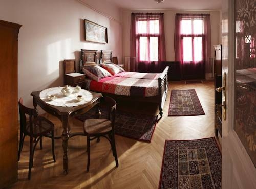 Antik Apartments