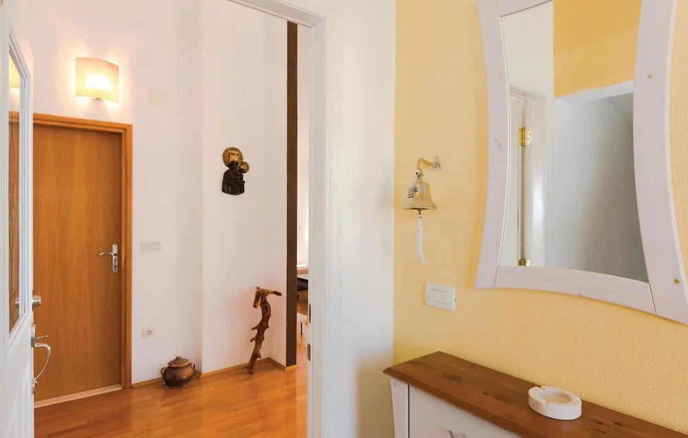 Beautiful Apartment in Makarska With 1 Bedrooms and Wifi