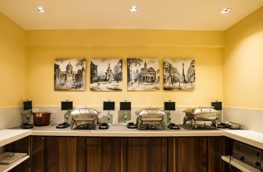 Hotel Bawa Continental Juhu Beach