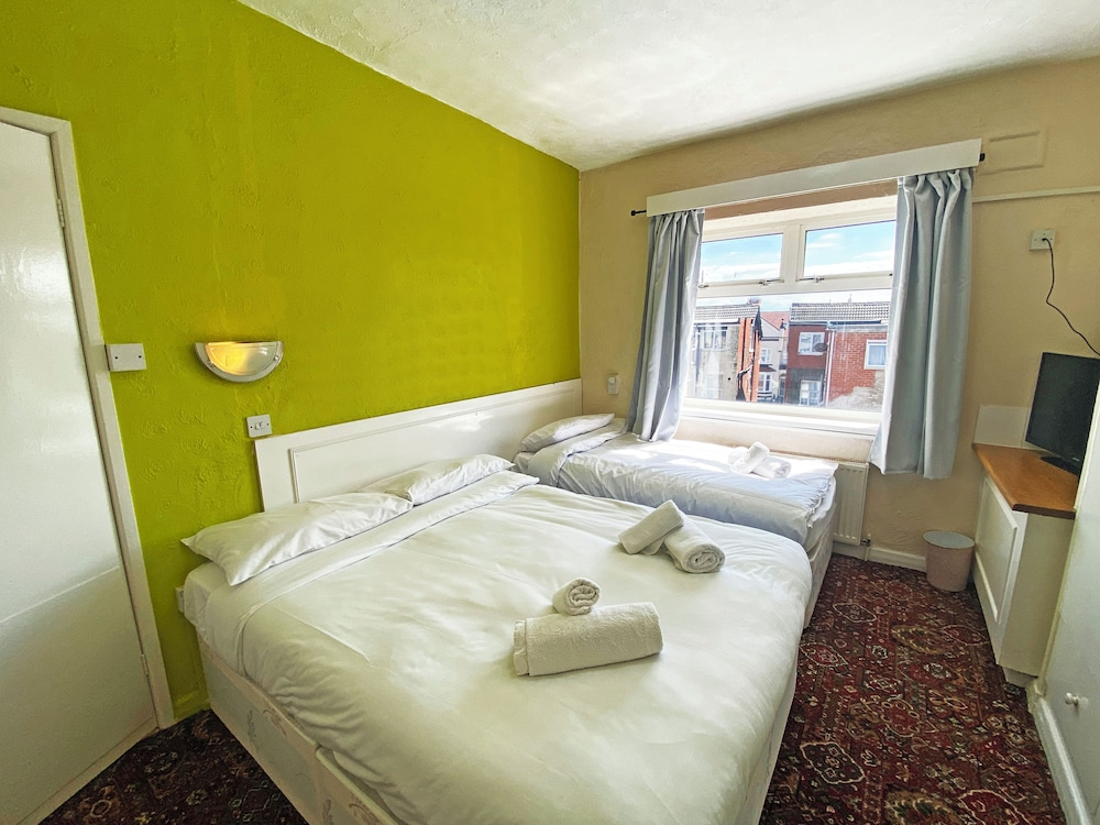 The J & S Hotel