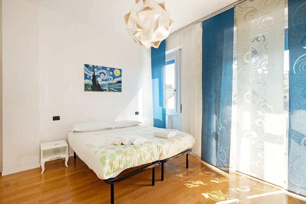JOIVY Lovely Flat For 4 W/Balcony Near Porta Romana