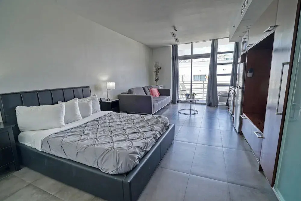 Private Apartment at the Congress