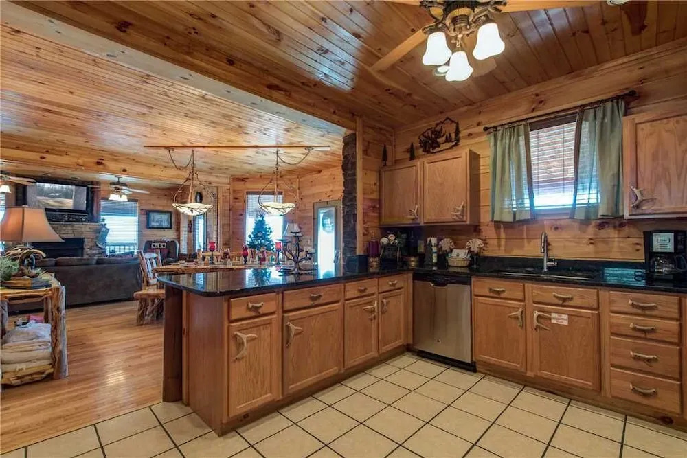 Starry Nights Lodge - Five Bedroom Cabin