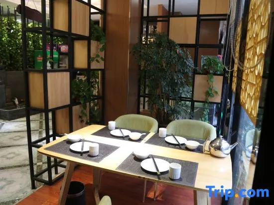 Buttonwood Fashion Hotel
