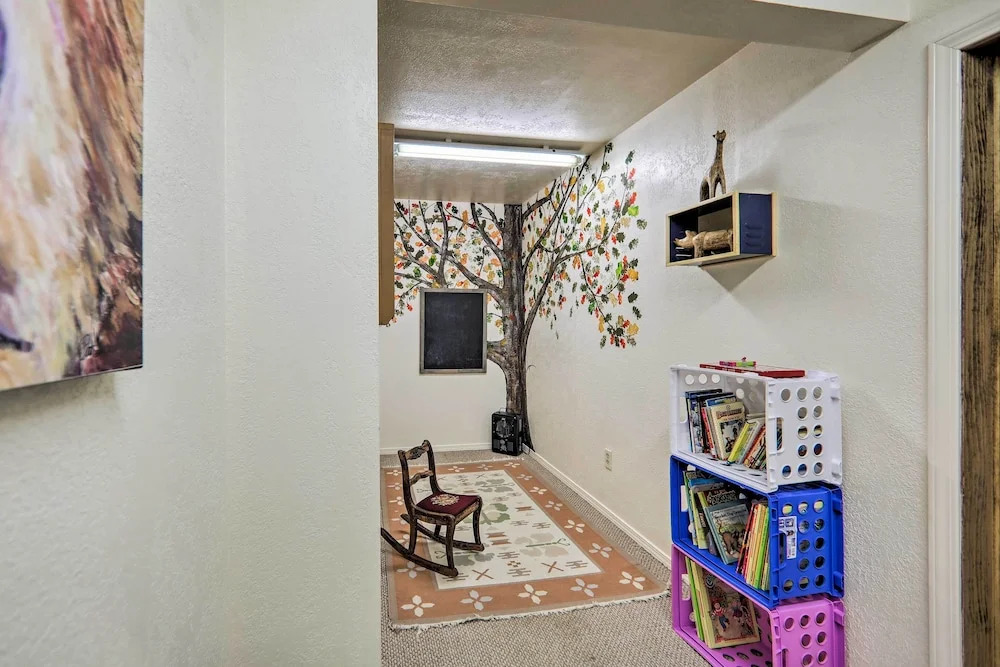 Pet-friendly Munds Park Retreat w/ Wraparound Deck